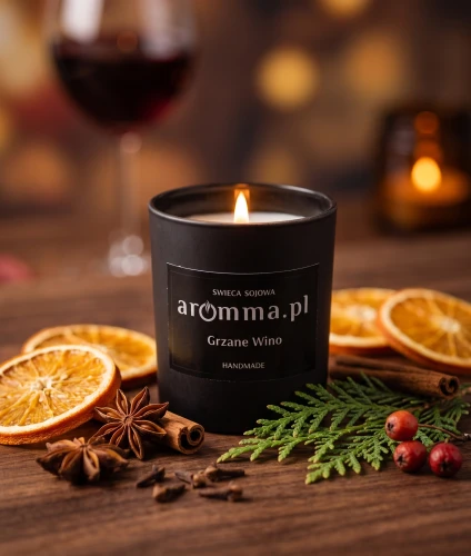 Naturalna świeca sojowa Aromma o zapachu Grzane Wino.