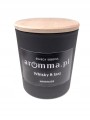 Naturalna świeca sojowa Aromma o zapachu Whisky &amp; Jazz.