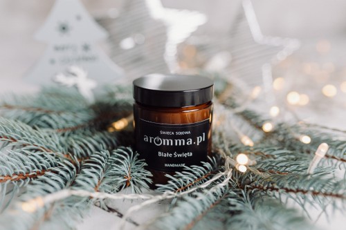 Naturalna świeca sojowa Aromma o zapachu Białe Święta.