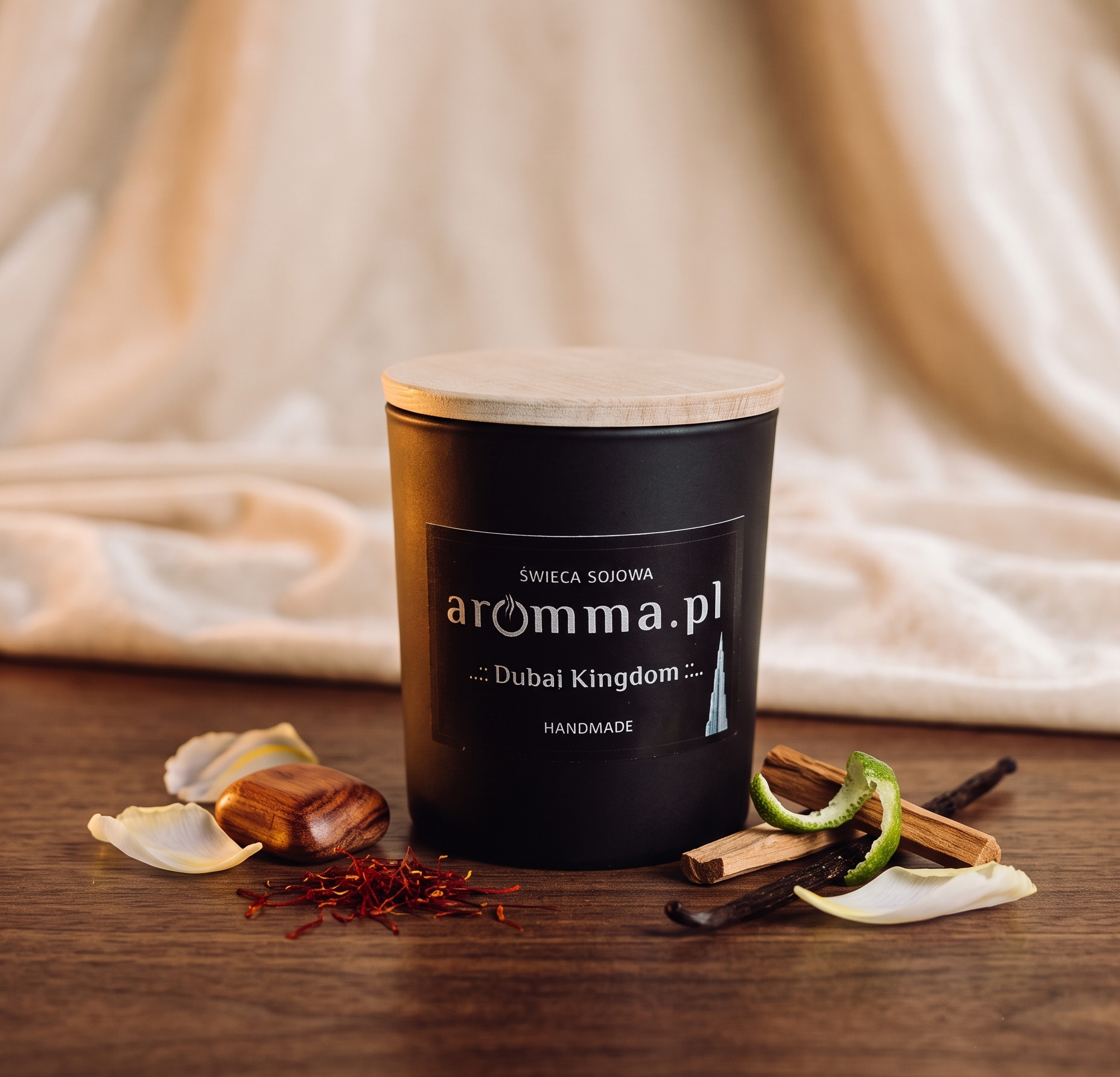 Naturalna świeca sojowa Aromma o zapachu szafranu - Dubai Kingdom.