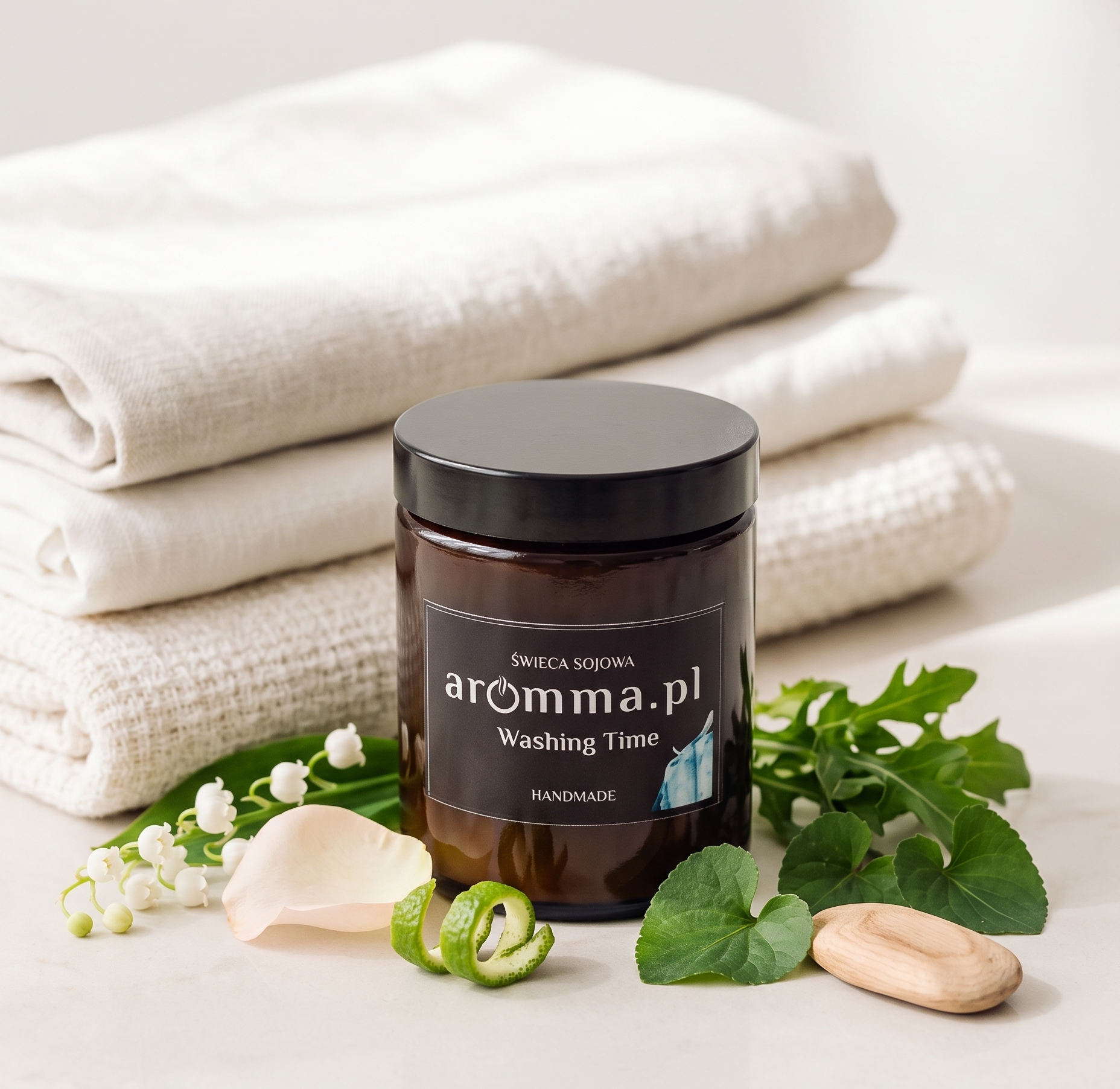 Naturalna świeca sojowa Aromma o zapachu Czysta Bawełna.