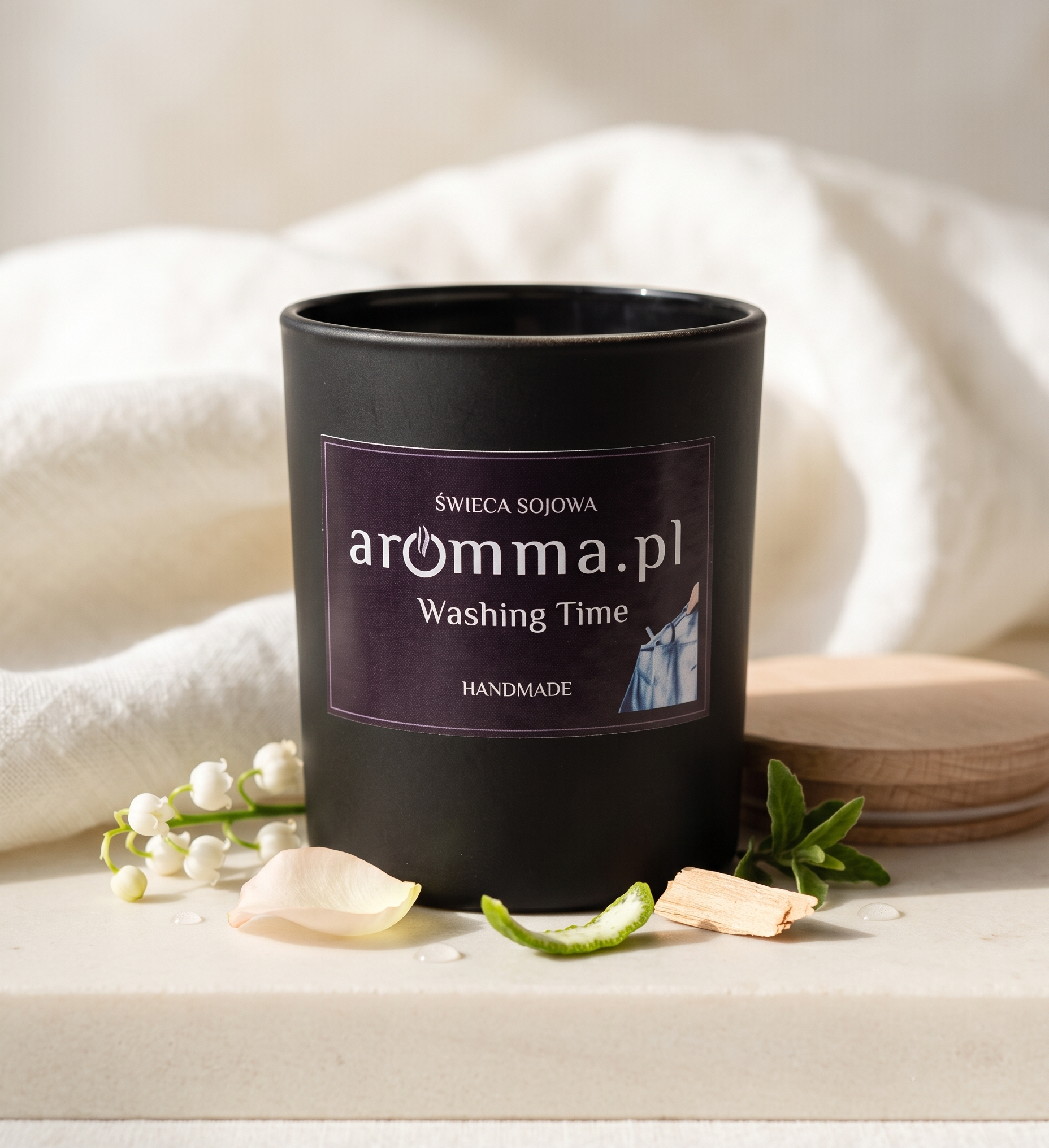 Naturalna świeca sojowa Aromma o zapachu Czysta Bawełna.